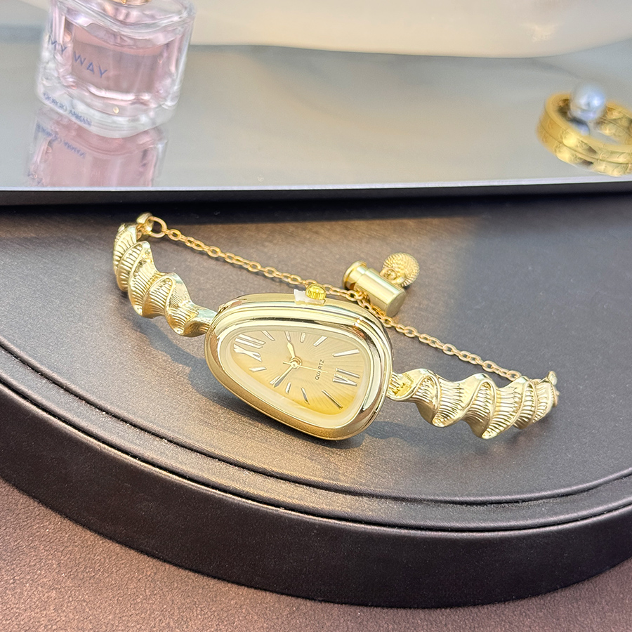 Elegant Snake-Shape Ladies Qua - Ladies Luxury Watch บทวิจารณ์และราคา