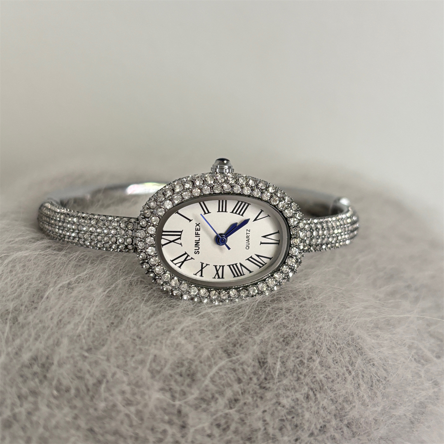 Round fashion temperament mini - Luxury Watch Diamond บทวิจารณ์และราคา