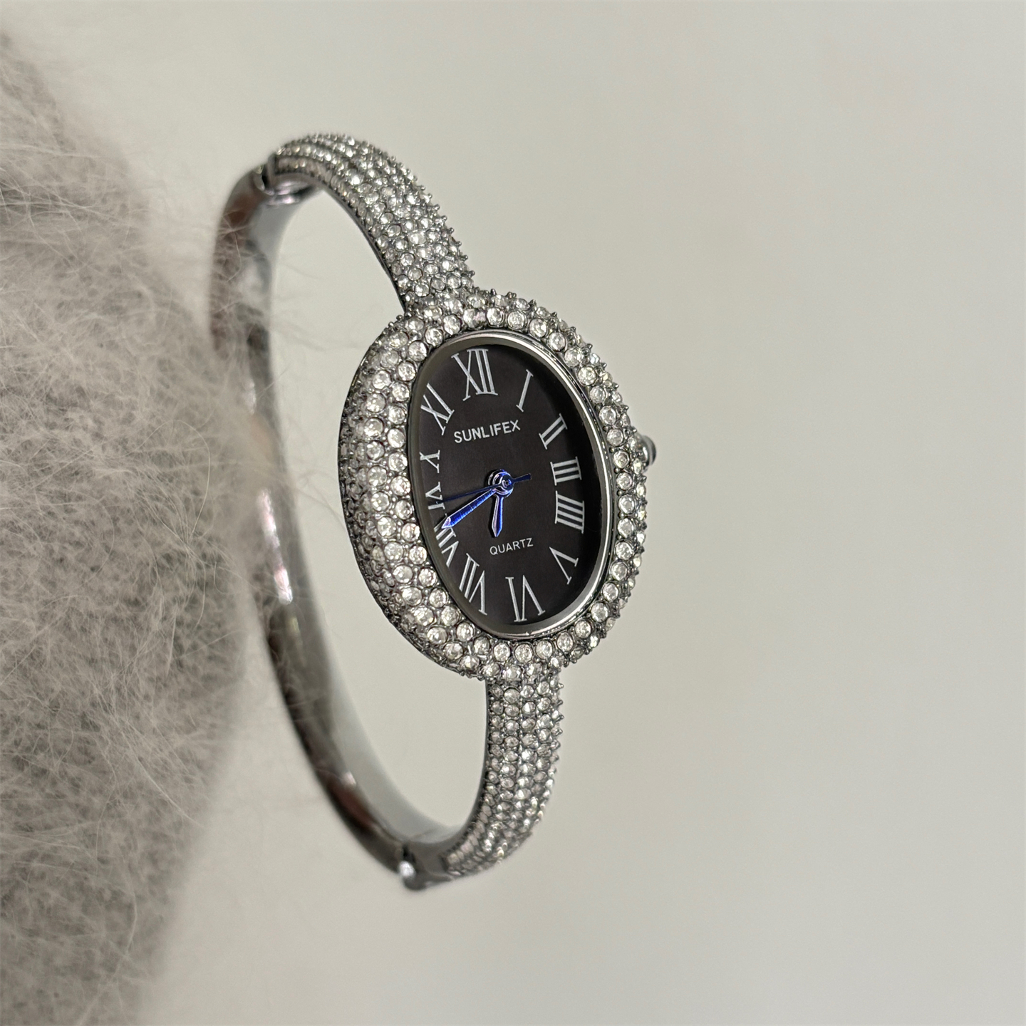 Round fashion temperament mini - Luxury Watch Diamond บทวิจารณ์และราคา