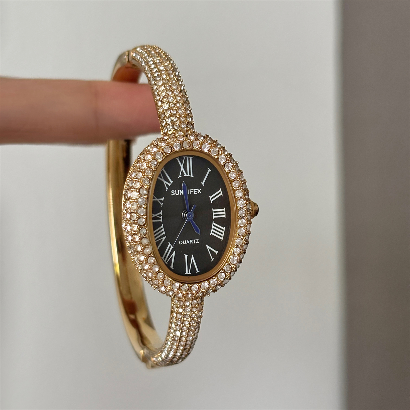 Round fashion temperament mini - Luxury Watch Diamond บทวิจารณ์และราคา