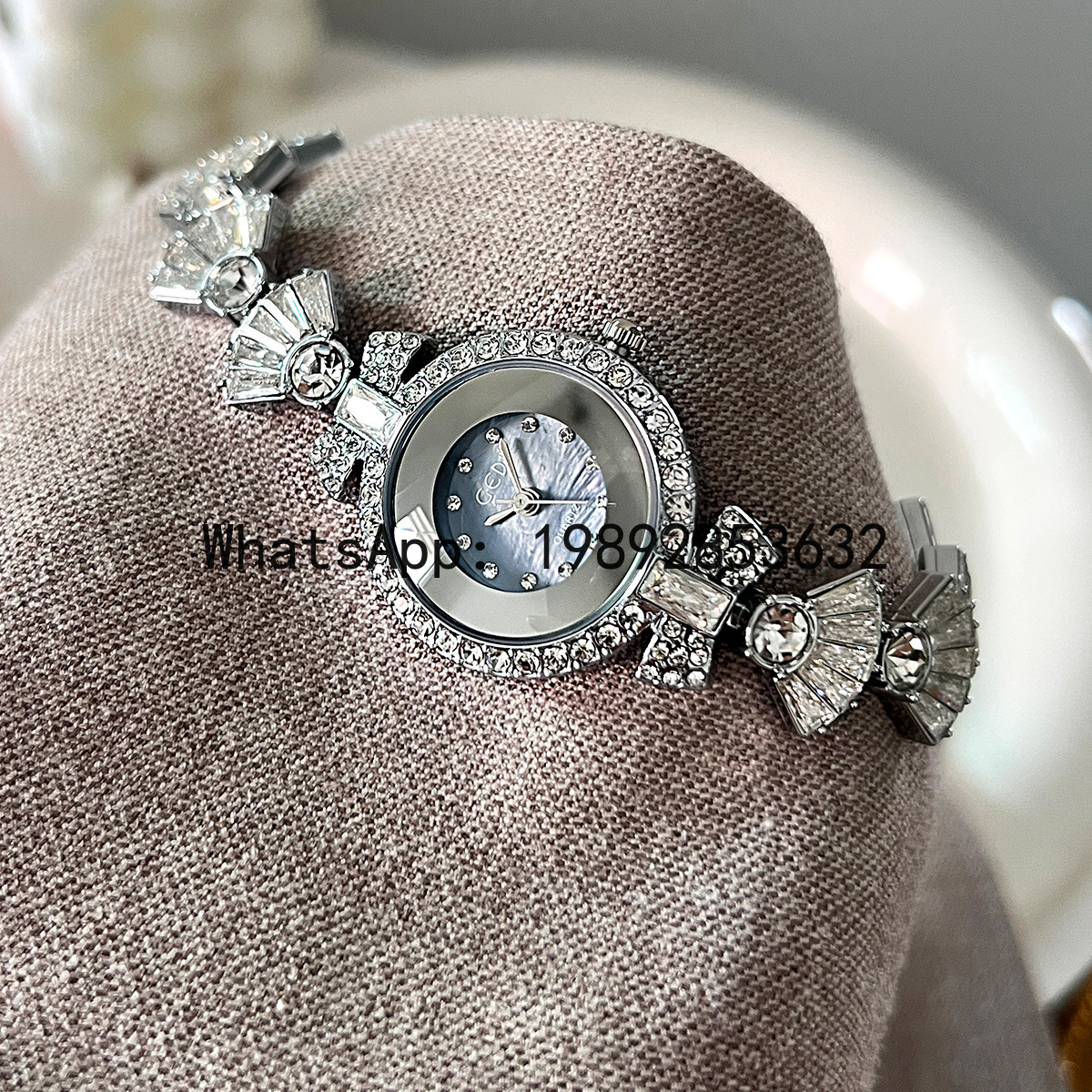 SLT Women's Light Luxury Diamo - Luxury Watch Events บทวิจารณ์และราคา