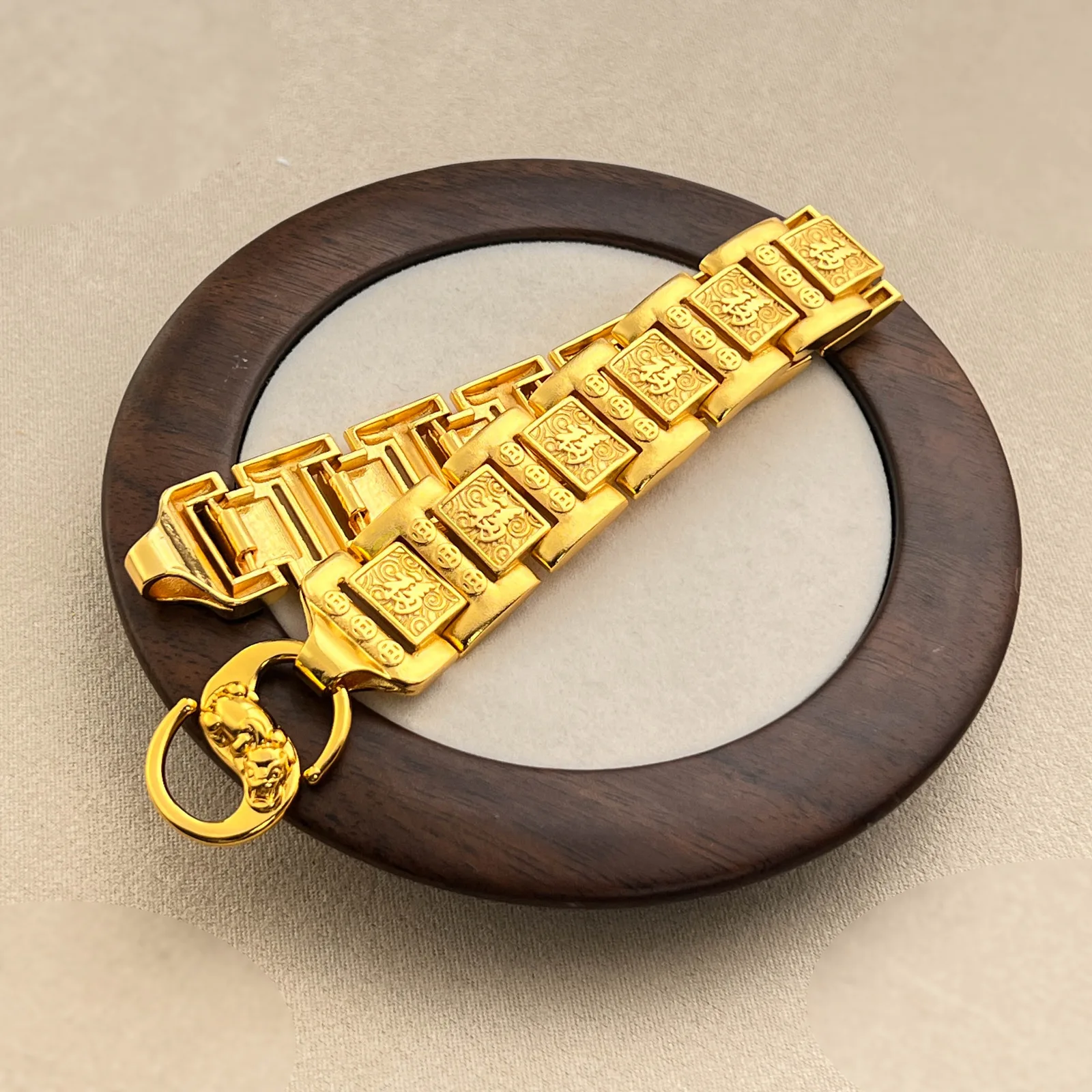 ShinyGold Luxurious exquisite  - Luxury Watch Service บทวิจารณ์และราคา